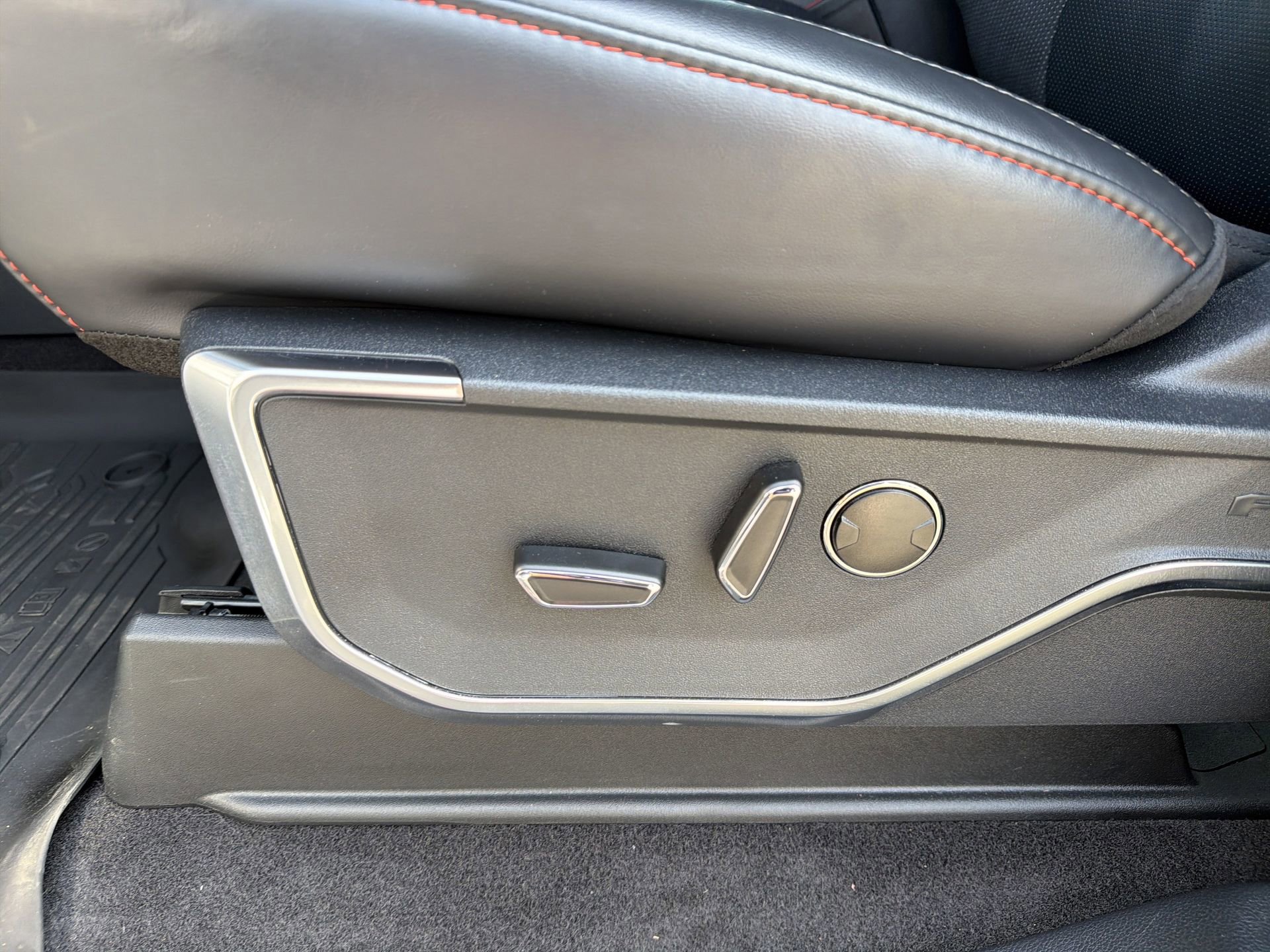 Certified 2025 Ford F150 Raptor image 31