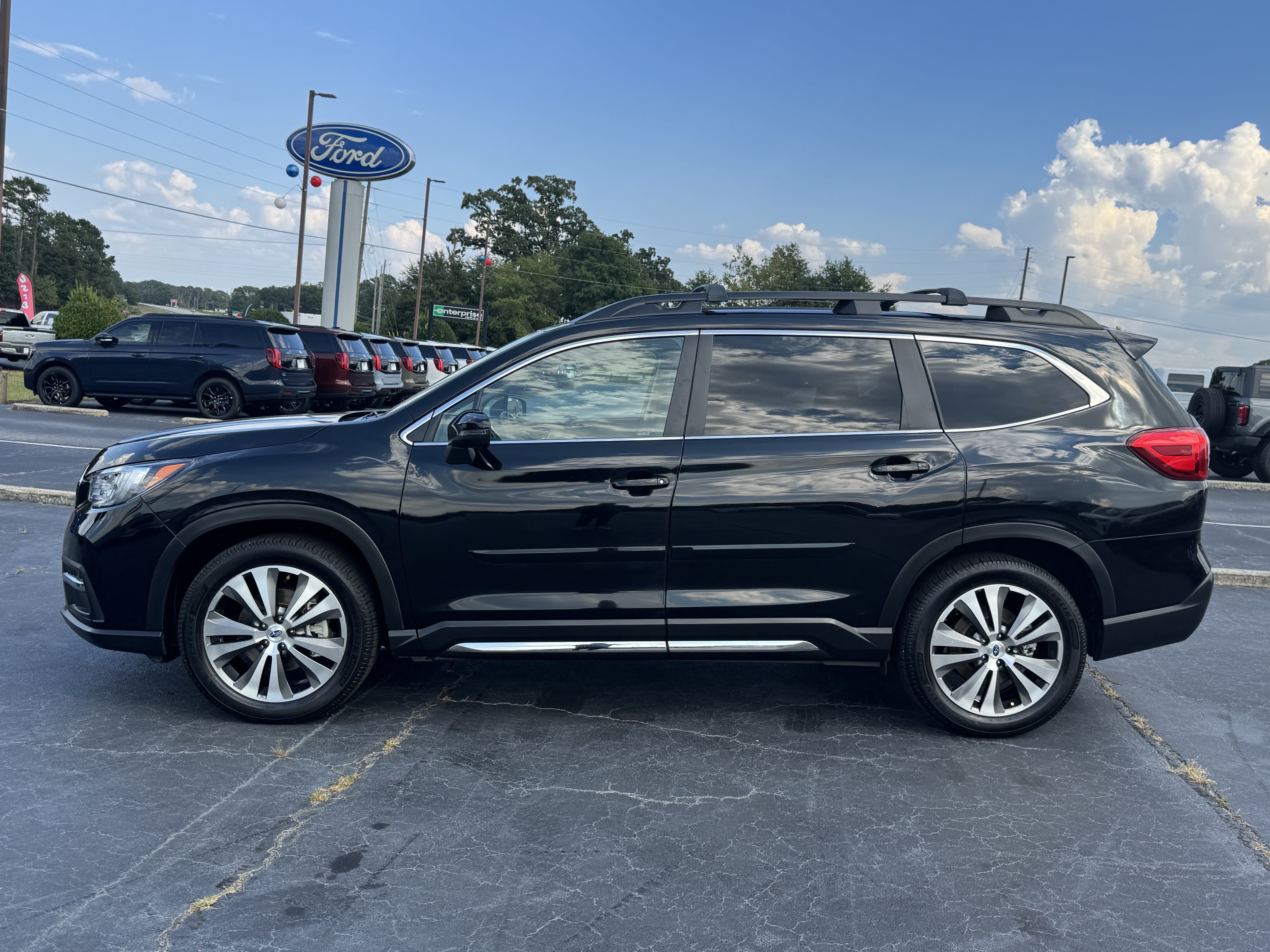 Used 2022 Subaru Ascent Limited w/ Technology Package AWD/4WD image 8