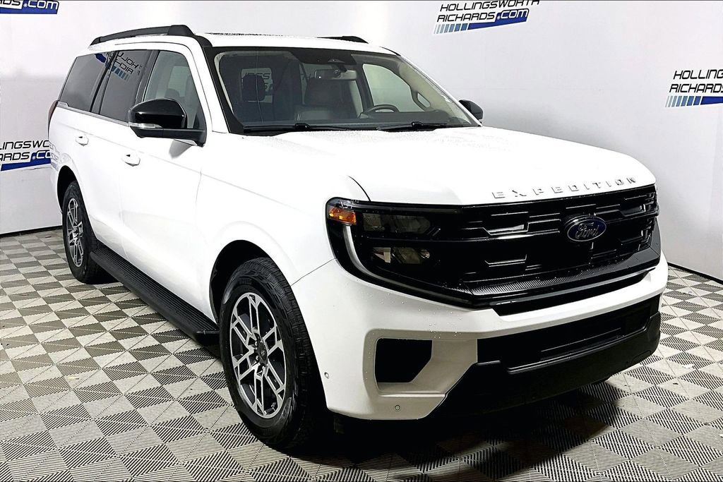 Certified 2025 Ford Expedition Active AWD/4WD image 3