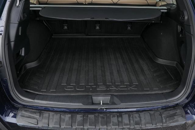 Used 2018 Subaru Outback 2.5i Limited image 16