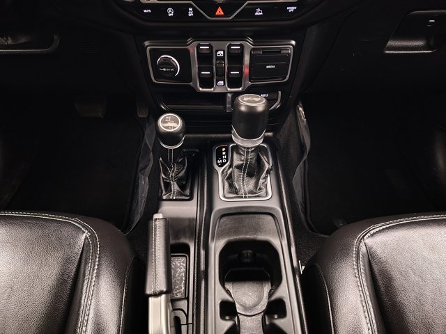 Used 2021 Jeep Wrangler Unlimited Sahara w/ Uconnect 4C Nav & Sound Group AWD/4WD image 33