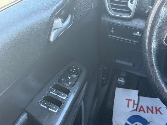 Used 2017 Kia Sportage LX w/ LX Popular Package image 19