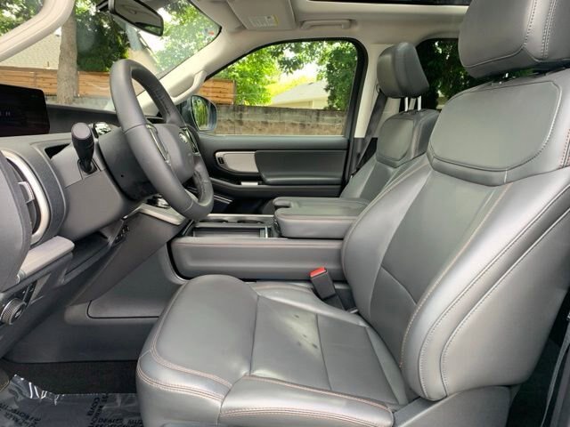 Certified 2025 Ford Expedition Active AWD/4WD image 16
