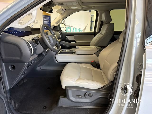 Certified 2025 Ford Expedition Active RWD image 11