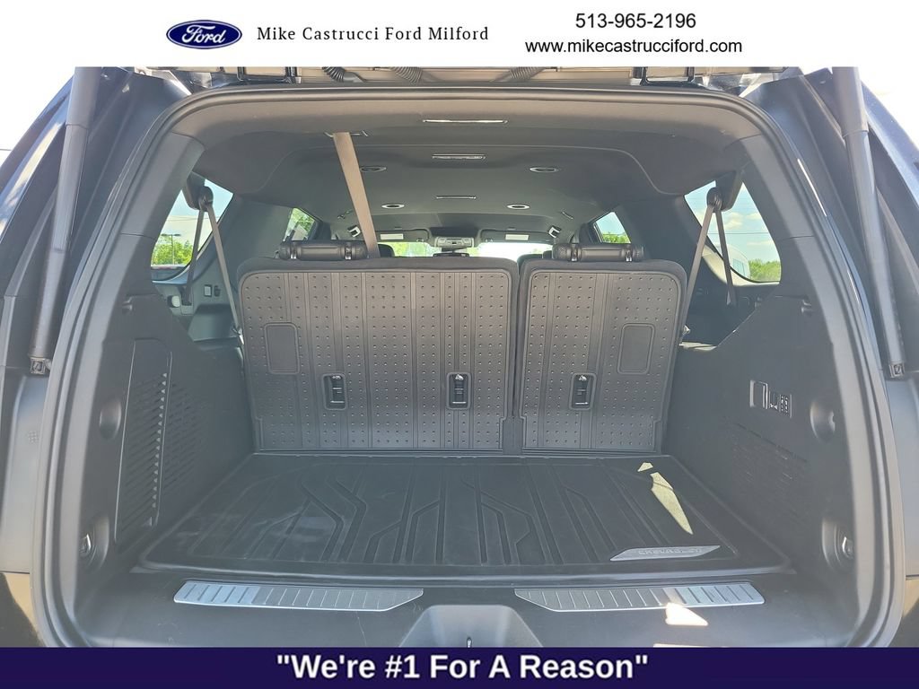 Used 2024 Chevrolet Suburban Z71 w/ Luxury Package AWD/4WD image 27