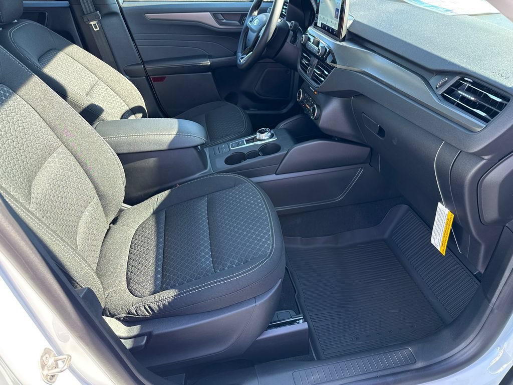 Certified 2026 Ford Escape Active w/ Cold Weather Package FWD image 13