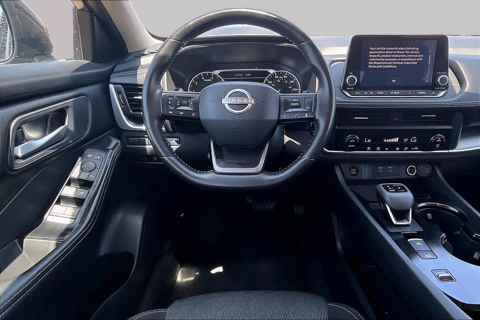 Used 2025 Nissan Rogue SV FWD image 6
