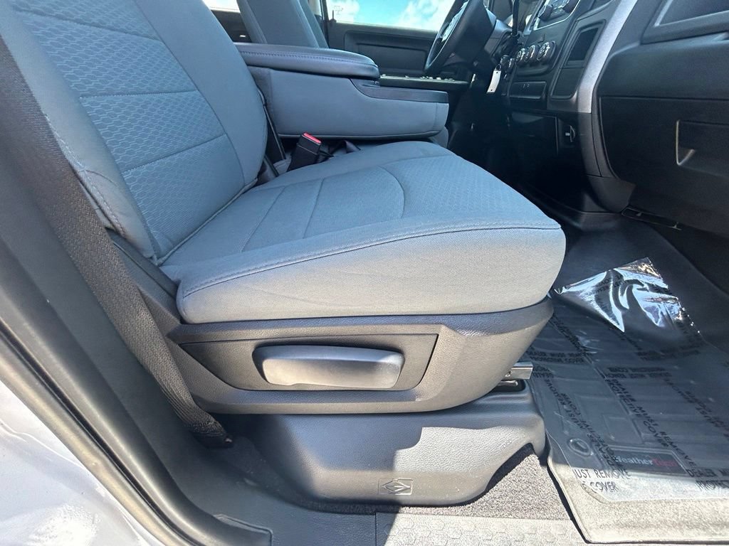 Used 2018 RAM 1500 ST w/ SXT Appearance Group AWD/4WD image 26
