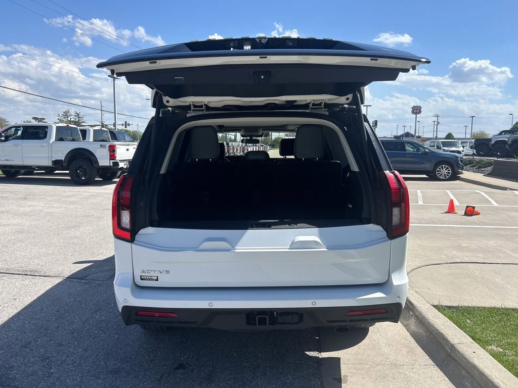Certified 2025 Ford Expedition Active AWD/4WD image 17