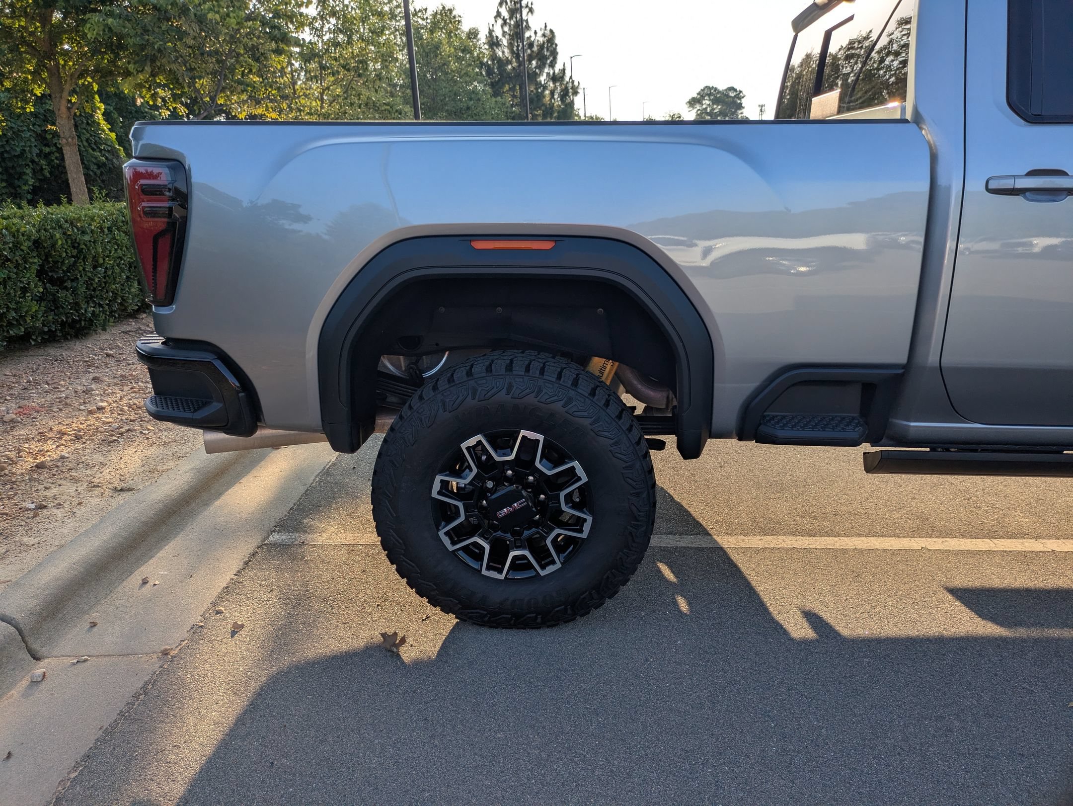 Used 2026 GMC Sierra 2500 AT4X AWD/4WD image 38