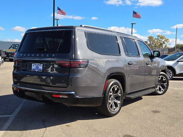 Used 2023 Jeep Wagoneer L Series III w/ Preferred Equipment Group AWD/4WD image 12
