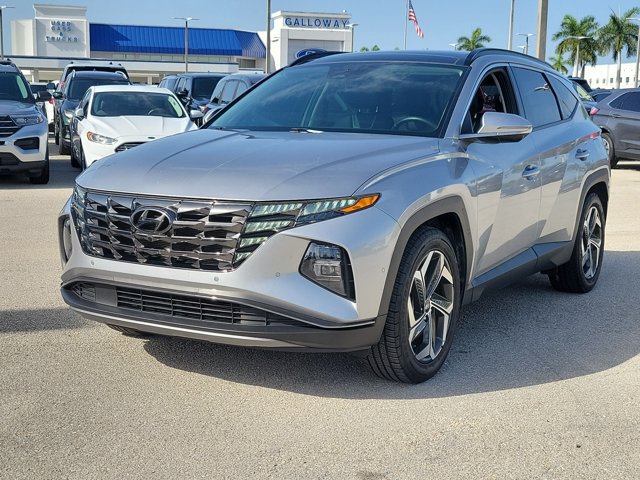 Used 2022 Hyundai Tucson Limited w/ Cargo Package FWD image 3