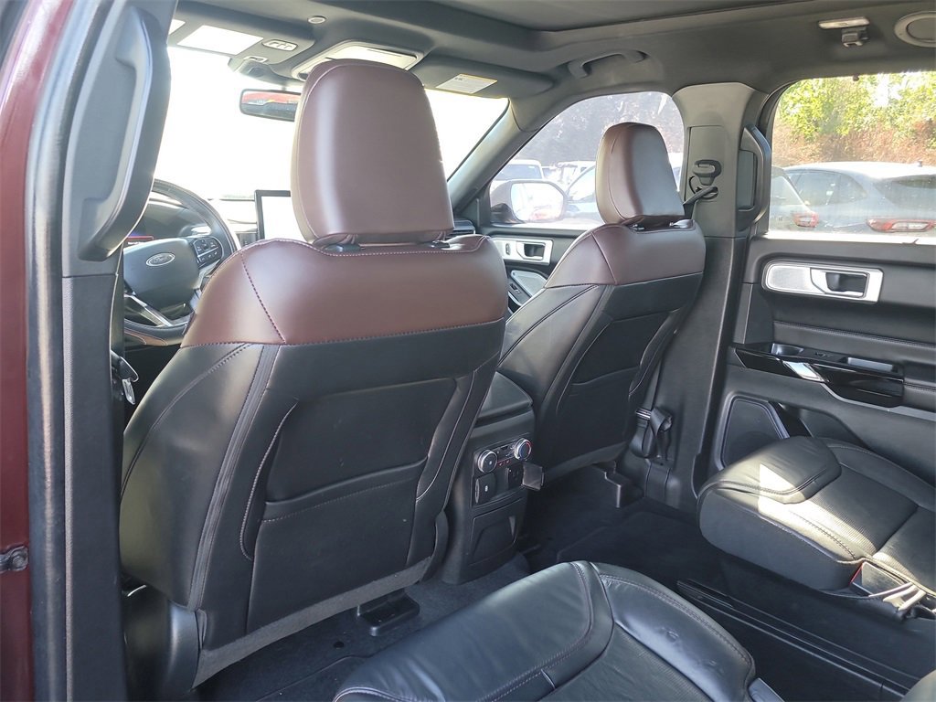 Certified 2022 Ford Explorer Platinum w/ Equipment Group 601A image 12