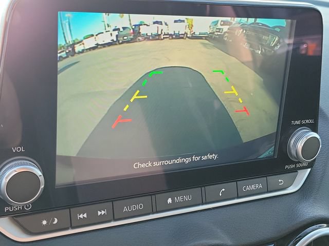 Used 2024 Nissan Sentra SV FWD image 9