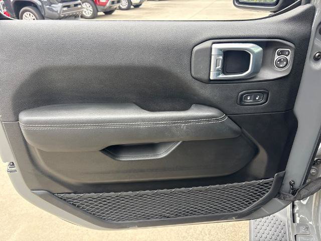 Used 2021 Jeep Wrangler Unlimited Sahara AWD/4WD image 15