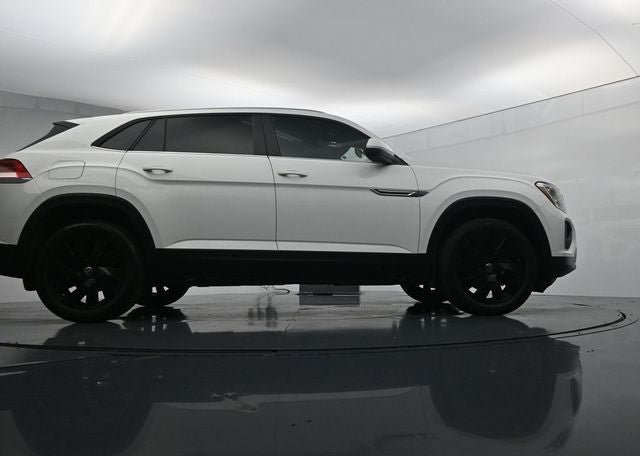 Used 2024 Volkswagen Atlas Cross Sport SE AWD/4WD image 34