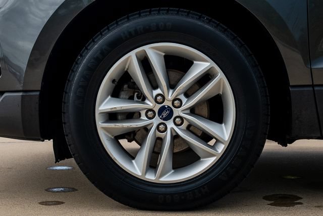 Certified 2020 Ford Edge SE FWD image 5