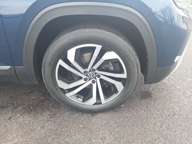 Used 2022 Volkswagen Atlas SEL image 2