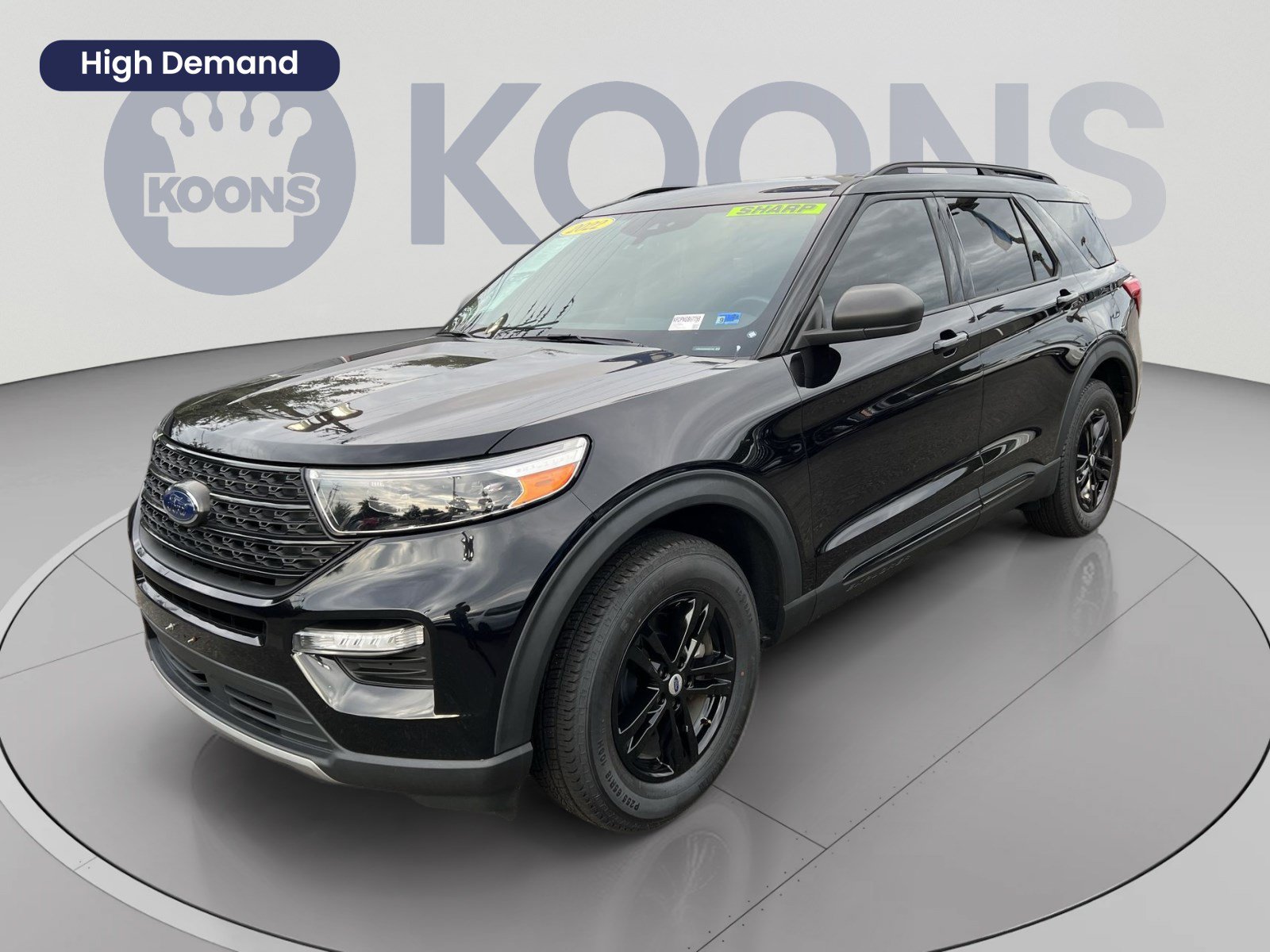 Certified 2022 Ford Explorer XLT w/ Equipment Group 202A