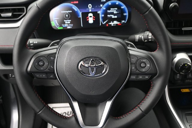 Used 2025 Toyota RAV4 XSE AWD/4WD image 10