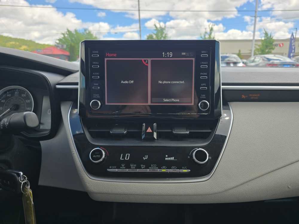 Used 2020 Toyota Corolla LE w/ Carpet Mat Package (TMS) FWD image 12