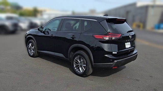 Used 2024 Nissan Rogue S AWD/4WD image 7