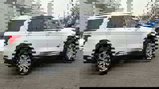 Certified 2022 Ford Explorer King Ranch w/ Technology Package image 10