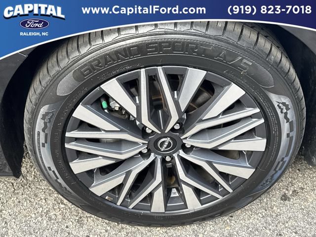Used 2025 Nissan Altima 2.5 SV FWD image 13