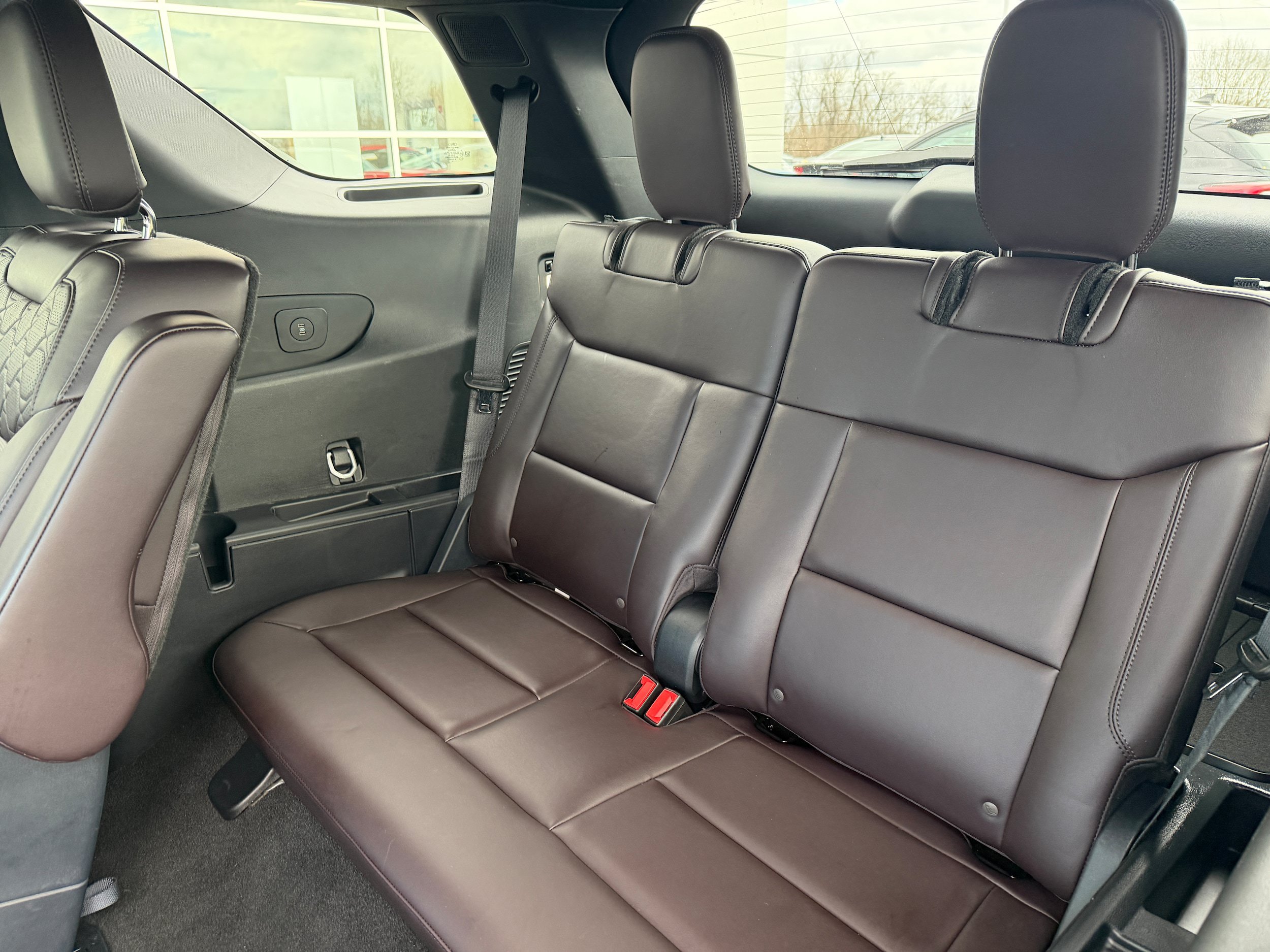 Certified 2025 Ford Explorer Platinum w/ Ultimate Package AWD/4WD image 17