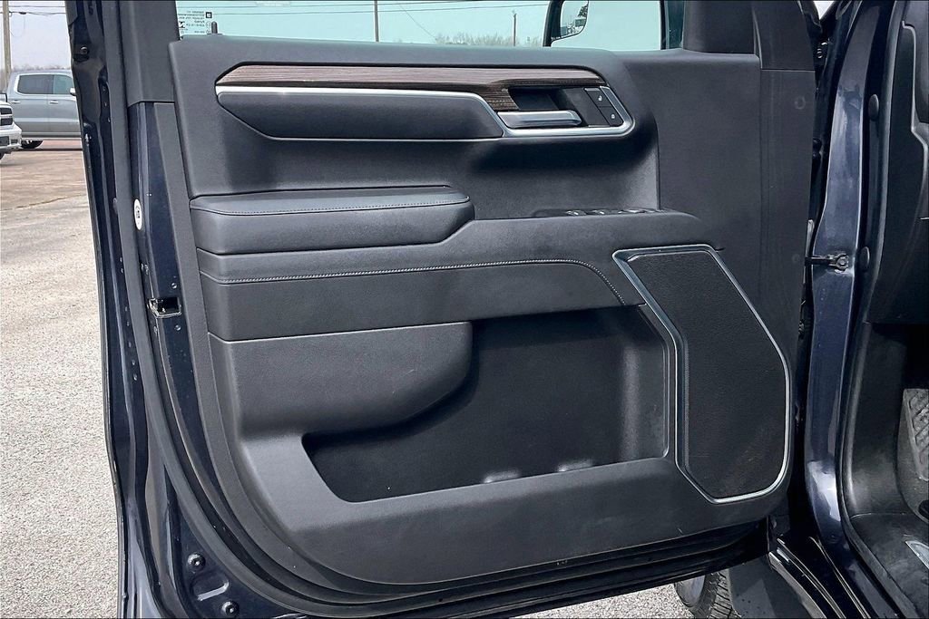 Used 2022 Chevrolet Silverado 1500 LT image 17