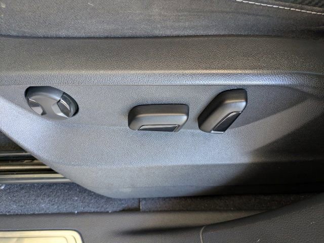 Used 2022 Volkswagen Atlas Cross Sport SE image 20