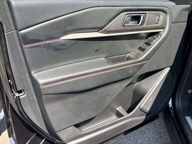 Certified 2025 Ford Explorer ST-Line AWD/4WD image 12