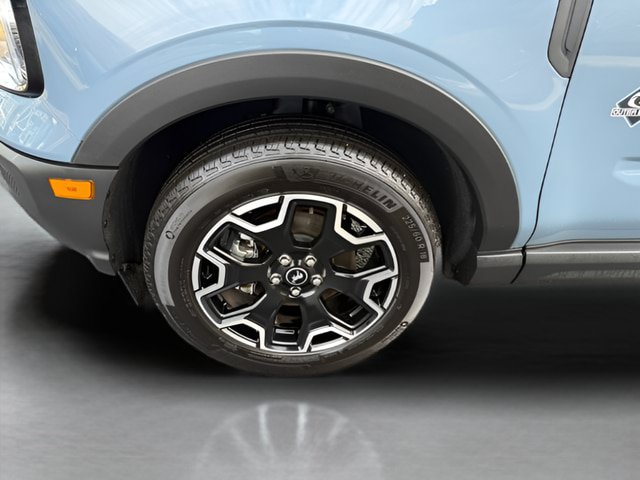 Certified 2025 Ford Bronco Sport Outer Banks w/ Outer Banks Tech Package+ AWD/4WD image 28