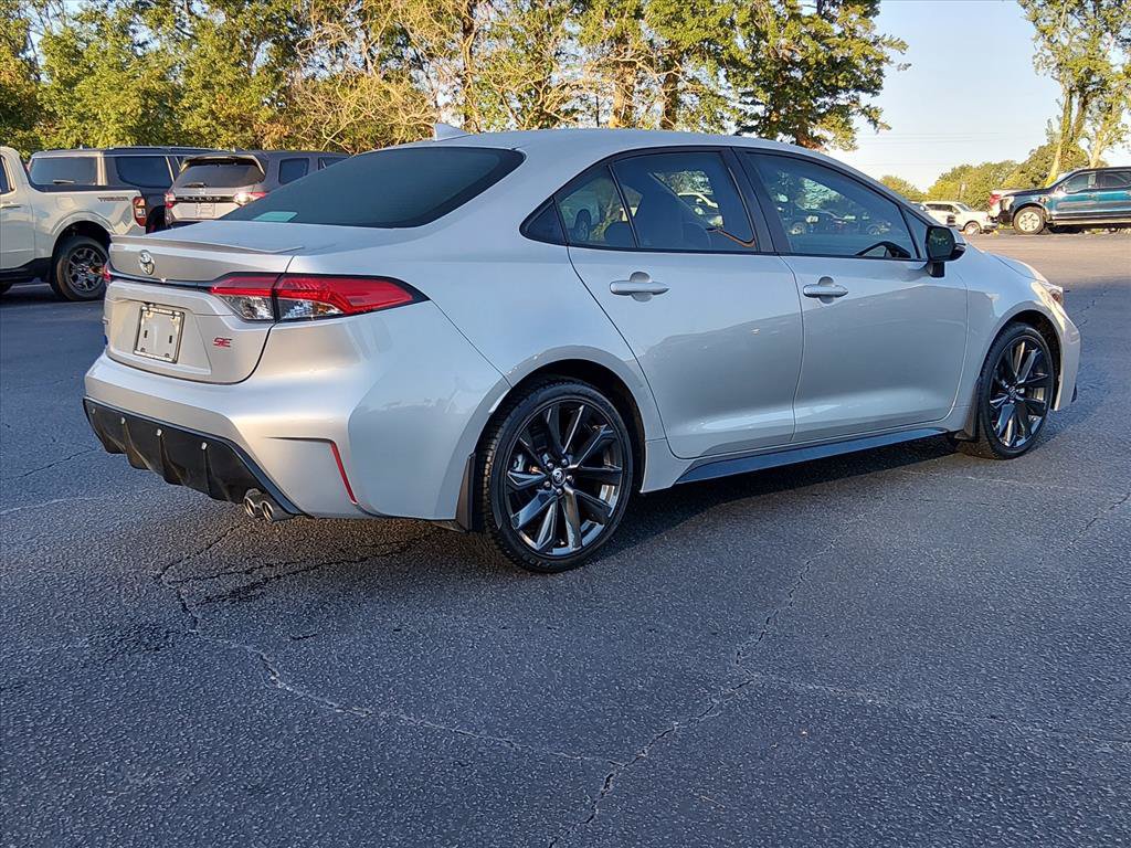 Used 2025 Toyota Corolla SE FWD image 4