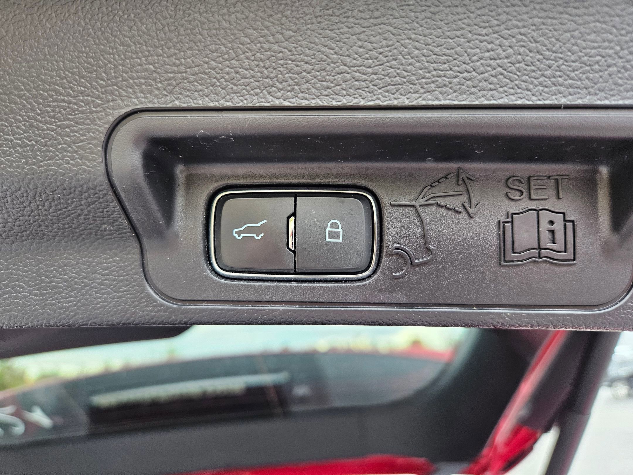 Certified 2022 Ford Explorer XLT w/ Equipment Group 202A image 24