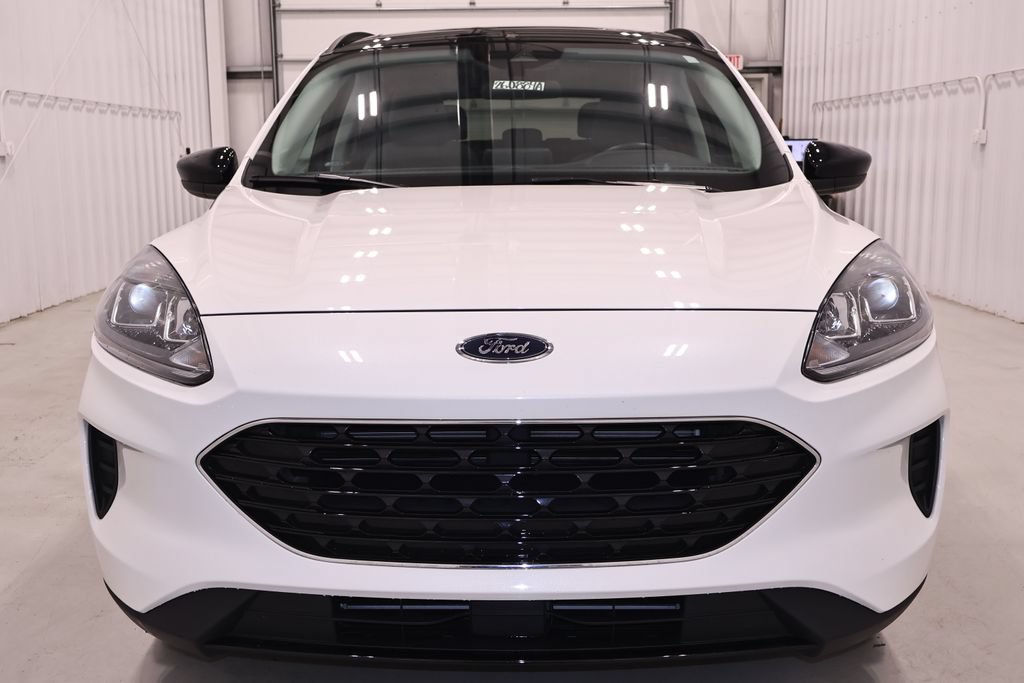 Certified 2022 Ford Escape SE w/ SE Sport Appearance Package AWD/4WD image 5