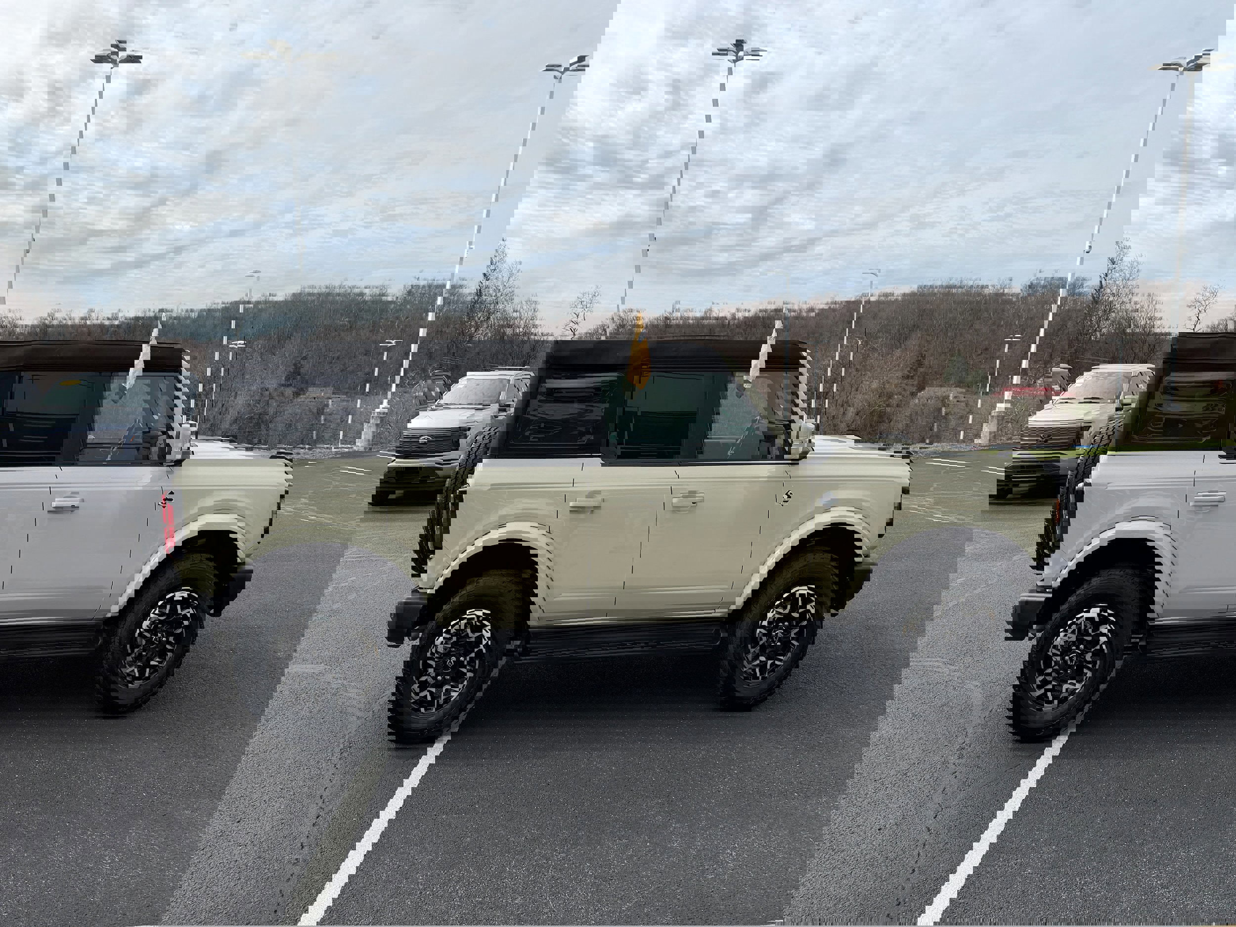 Certified 2025 Ford Bronco Outer Banks image 2