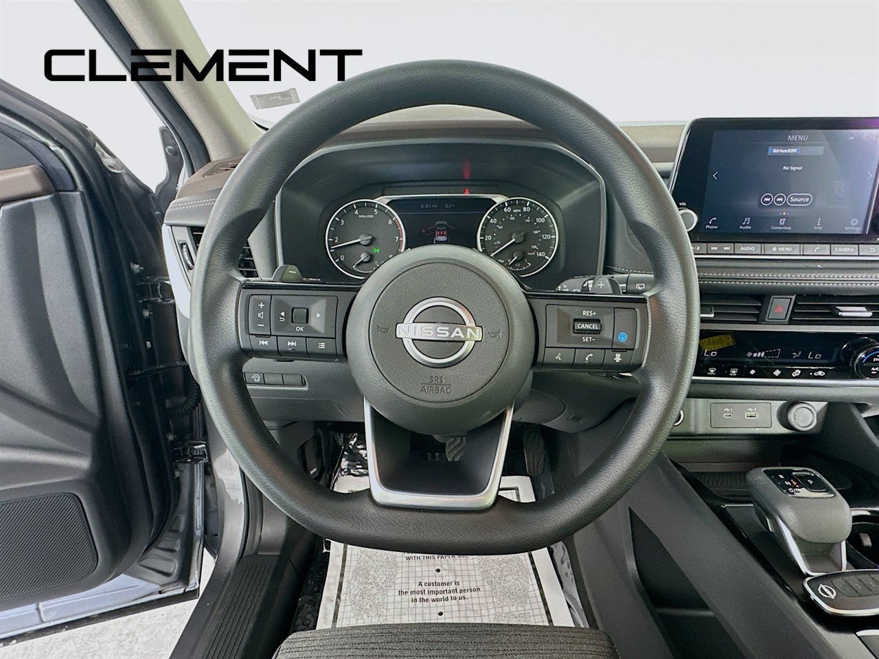 Used 2023 Nissan Rogue SV FWD image 15