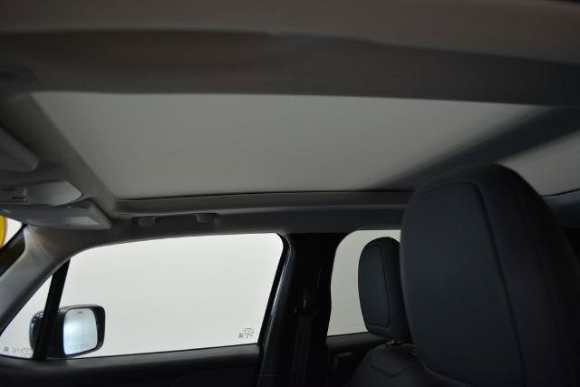 Used 2023 Jeep Renegade Limited w/ Sun/Sound Group AWD/4WD image 13