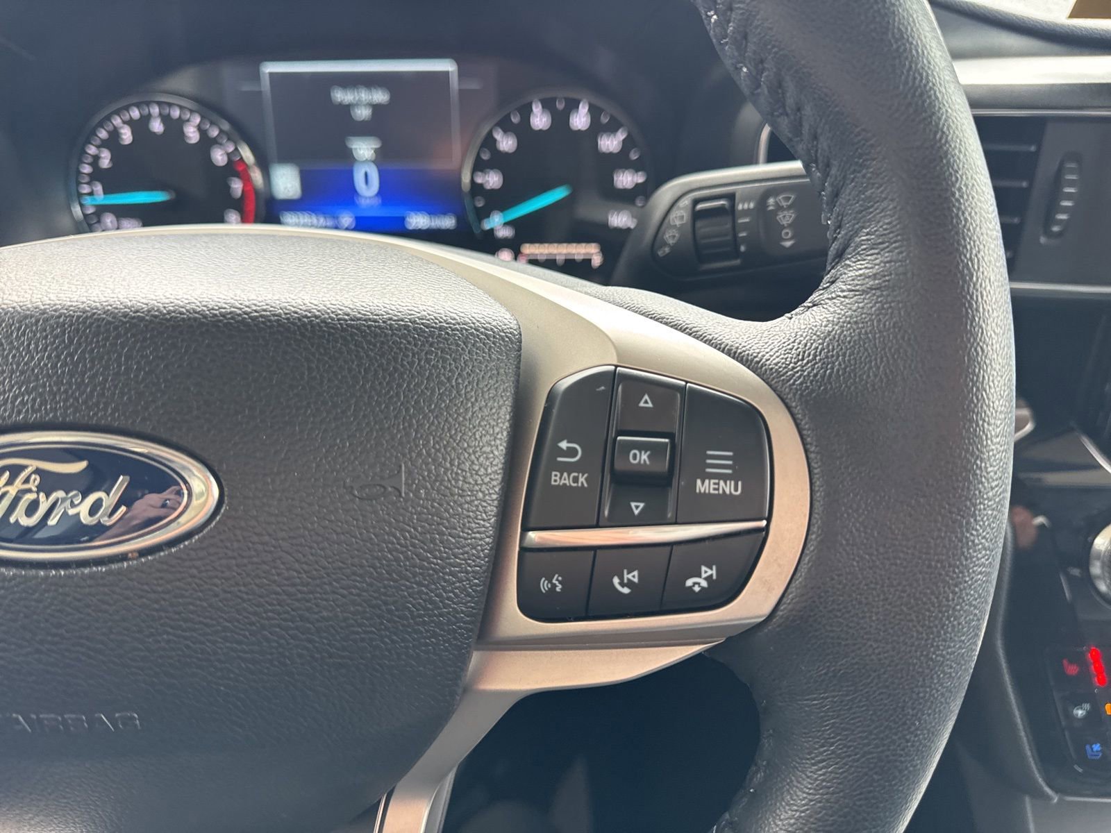 Certified 2024 Ford Explorer Limited w/ Limited Technology Package image 33