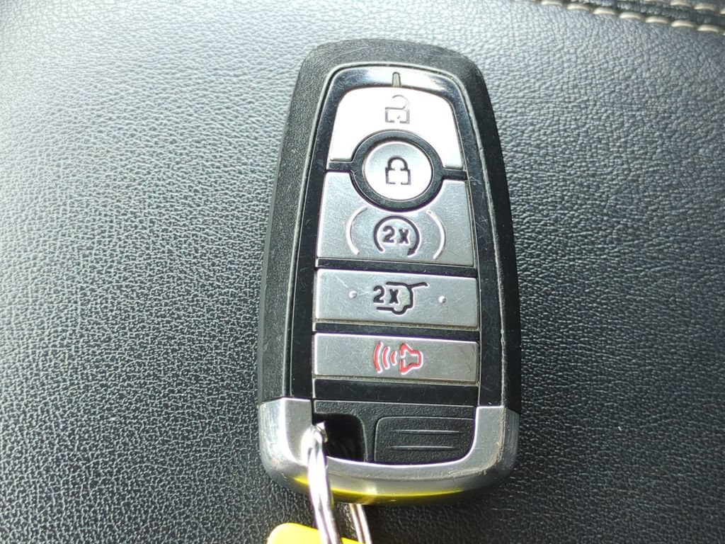 Certified 2024 Ford Edge Titanium AWD/4WD image 31