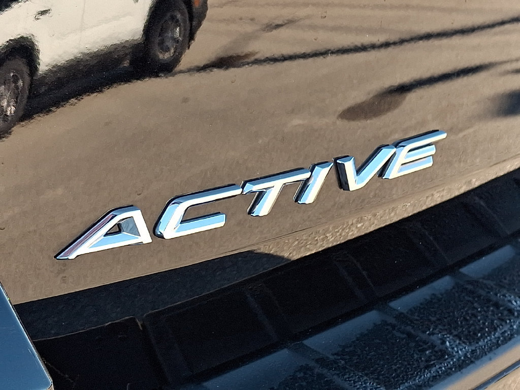 Certified 2025 Ford Explorer Active RWD image 30