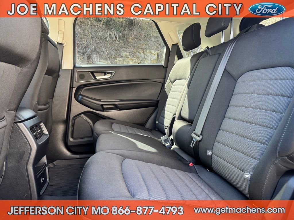 Certified 2022 Ford Edge SE w/ Black Appearance Package image 11