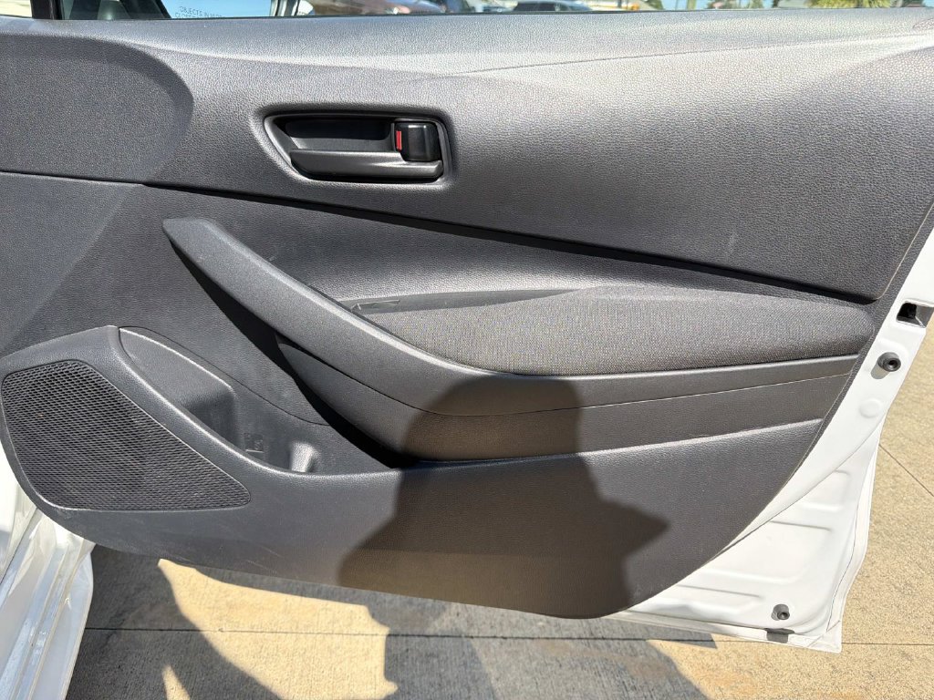 Used 2025 Toyota Corolla LE FWD image 15