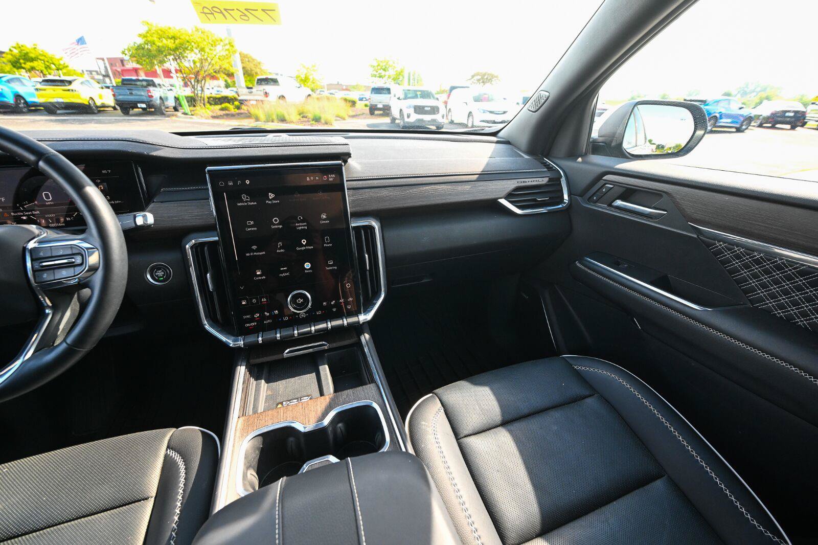 Used 2024 GMC Acadia Denali AWD/4WD image 70