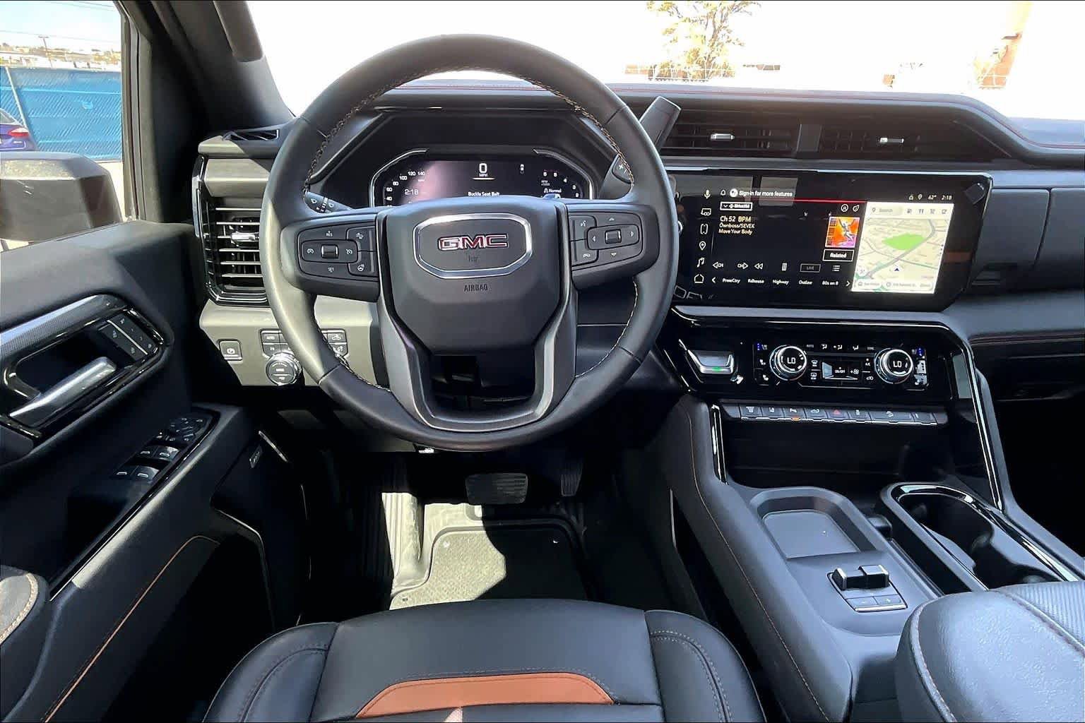 Used 2025 GMC Sierra 2500 AT4 w/ AT4 Premium Plus Package AWD/4WD image 6