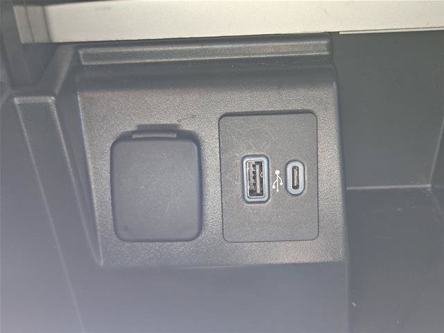 Certified 2024 Ford Explorer XLT w/ Equipment Group 202A RWD image 23