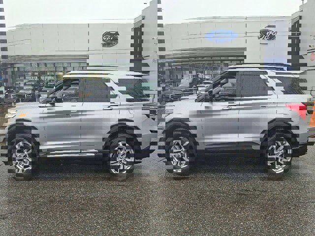 Certified 2020 Ford Explorer XLT w/ Comfort Package image 5