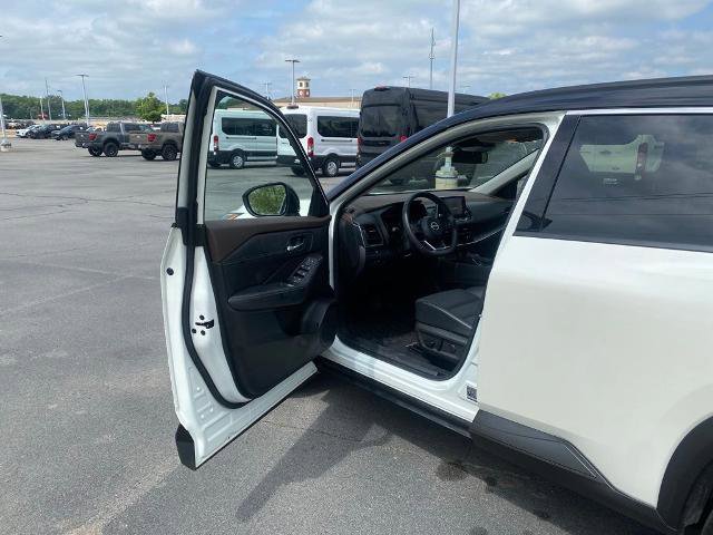 Used 2023 Nissan Rogue SV w/ SV Premium B Package AWD/4WD image 10