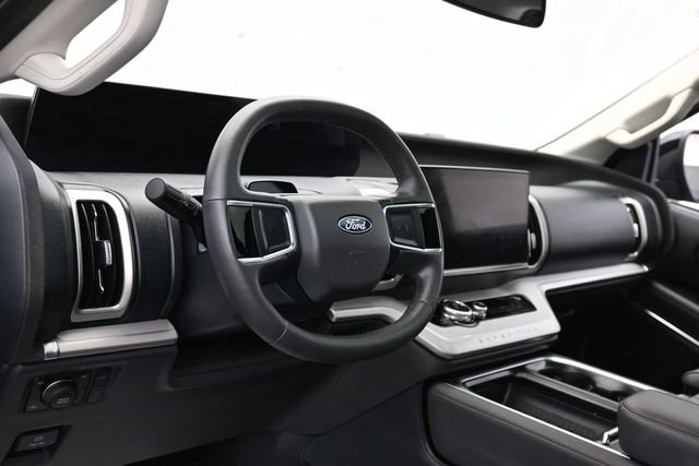 Certified 2025 Ford Expedition Active AWD/4WD image 16